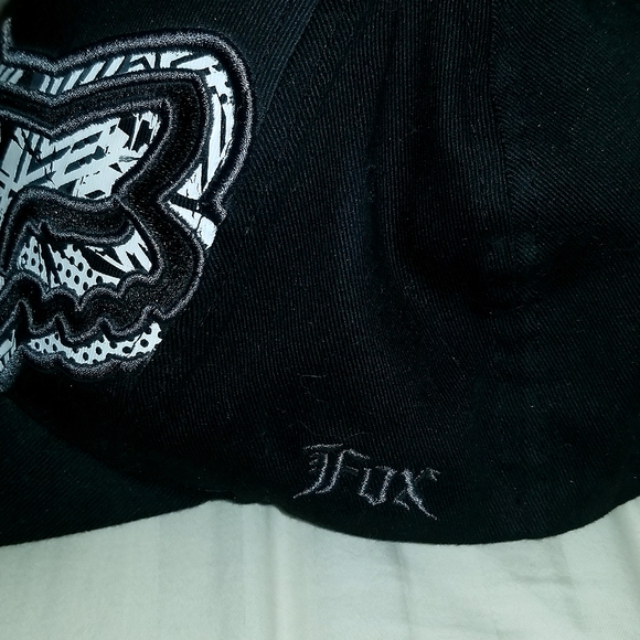 Fox Riders Hat - Picture 4 of 4